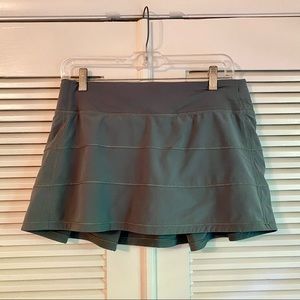 Lululemon mid rise pace rival skirt (regular)